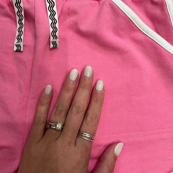 NWT feather 4 arrow Daisy Track Shorts in Prism Pink - Picture 5 of 9